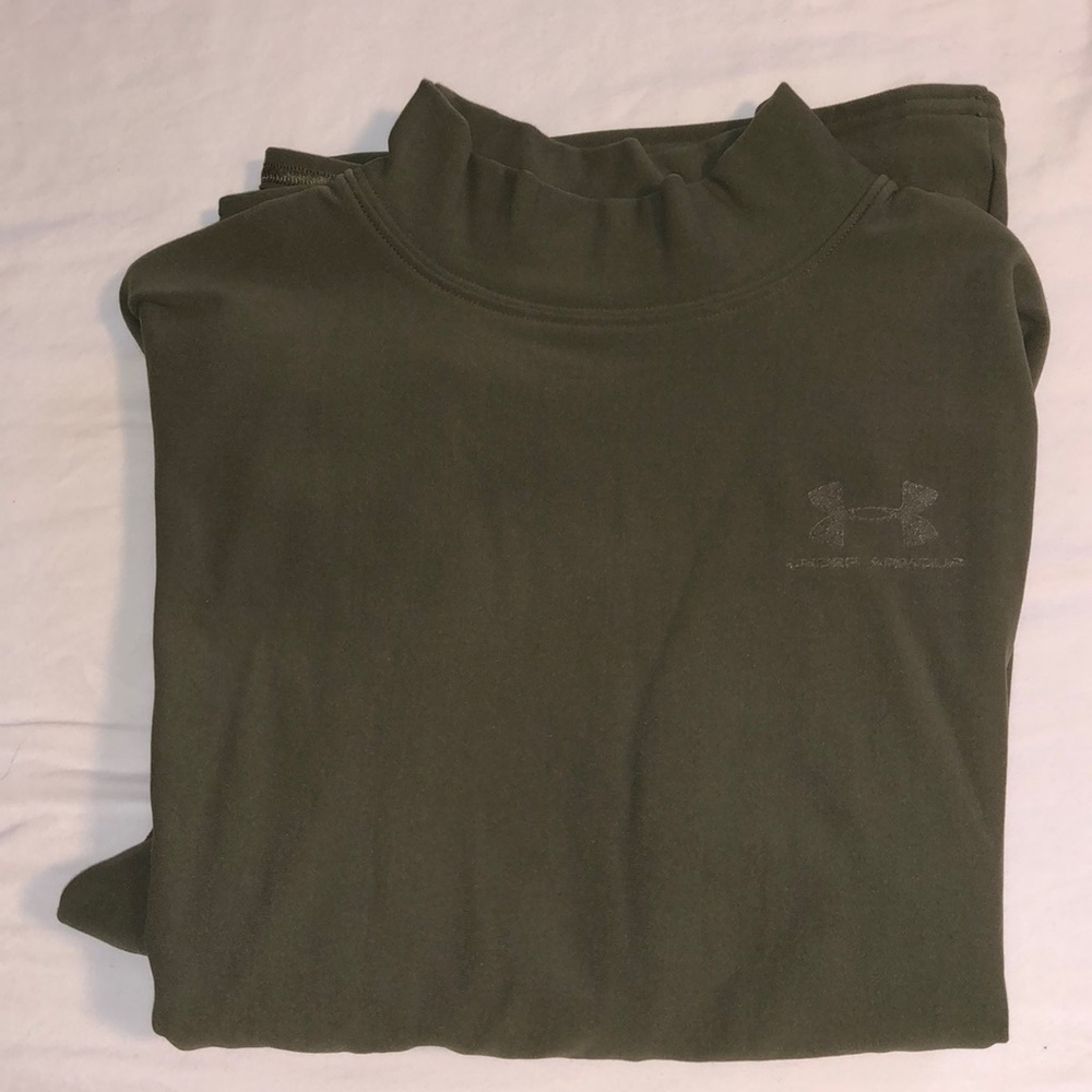 Under Armour mock turtleneck fleece lined thermal size M